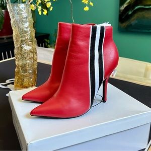 STEVE MADDEN Booties